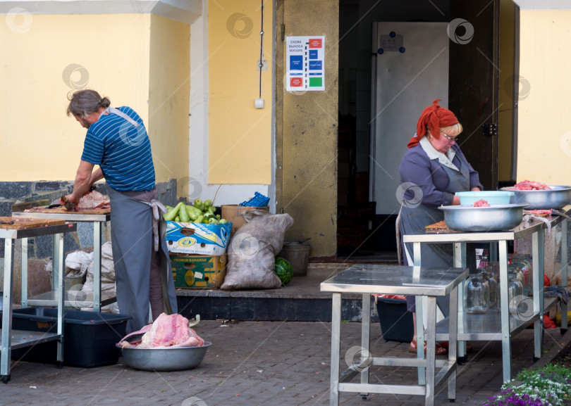 Скачать Работники готовят продукты для трапезы, комплекс Задонского Богородицкого монастыря, Задонск фотосток Ozero