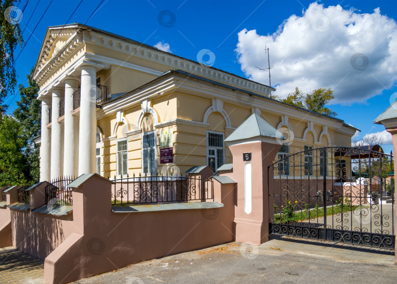 Скачать Здание краеведческого музея в Задонске фотосток Ozero