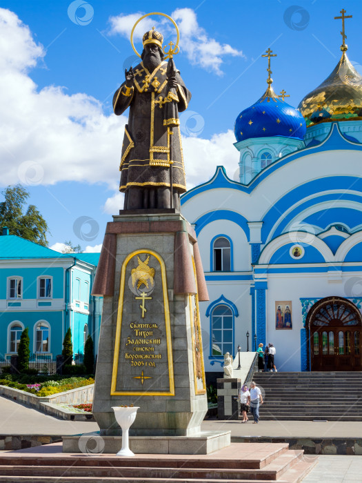 Скачать Памятник св. Тихон Задонский. Задонский Рождественско-Богородицкий мужской монастырь. Задонск фотосток Ozero