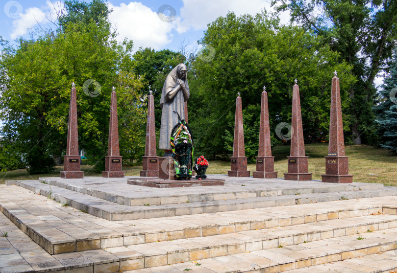 Скачать Памятник Матери, город Задонск фотосток Ozero