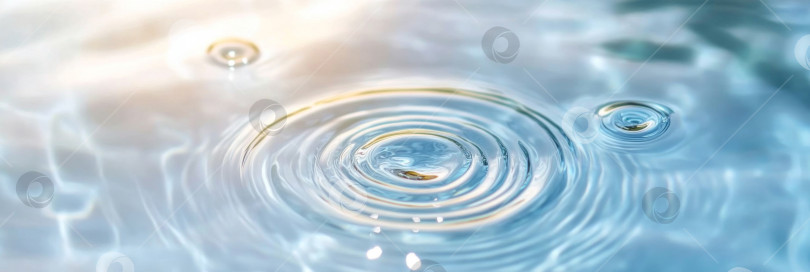 Скачать Рябь на прозрачной голубой воде с абстрактными круговыми узорами, подходящими в качестве успокаивающего фона для спа-процедур фотосток Ozero