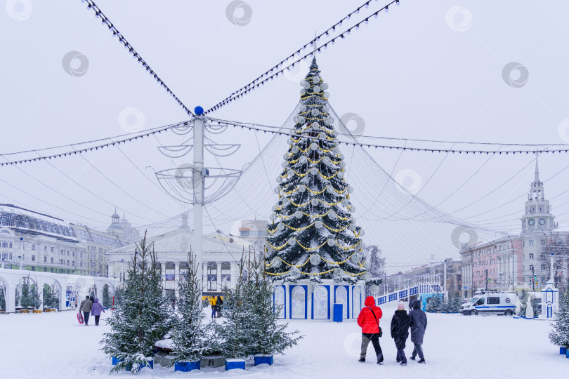 Скачать Новогодняя елка на площади Ленина. Воронеж фотосток Ozero