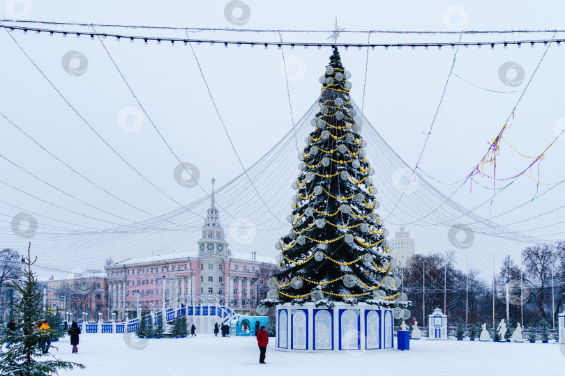 Скачать Новогодняя елка на площади Ленина. Воронеж фотосток Ozero