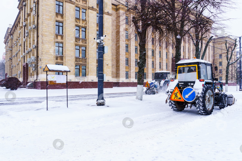 Скачать Снегоуборочная техника на площади Ленина. Воронеж фотосток Ozero