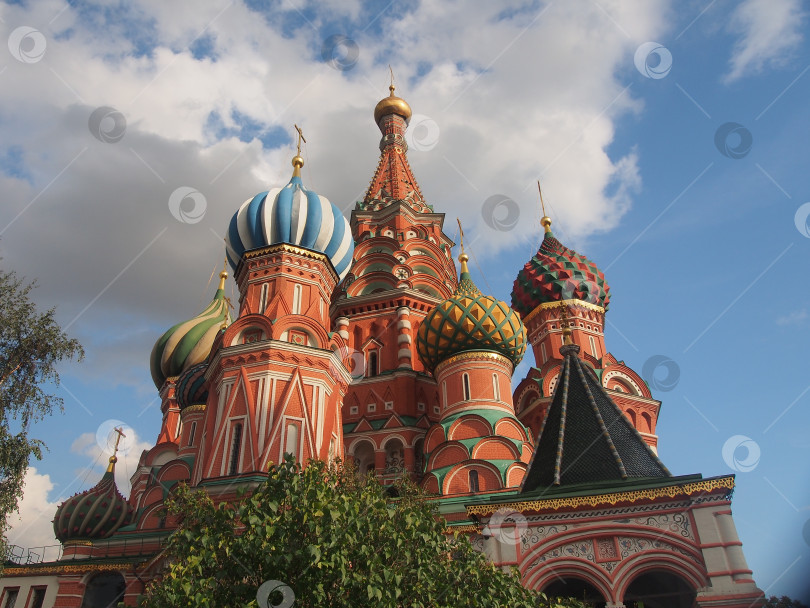 Скачать Храм Василия Блаженного на фоне неба. Москва, Кремль, Красная площадь. фотосток Ozero