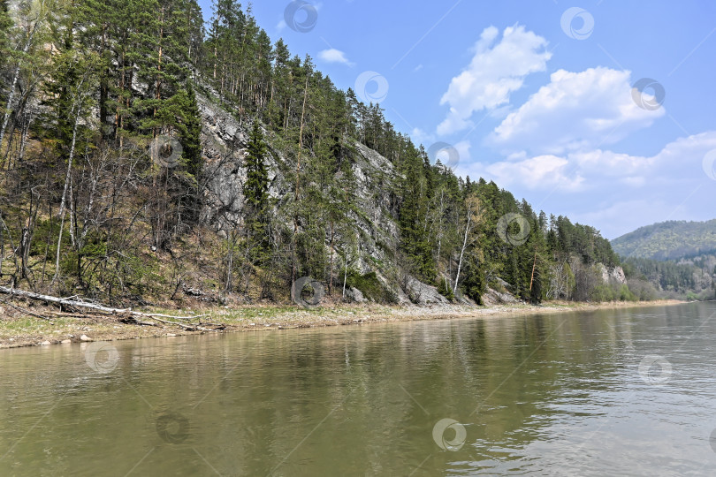 Скачать Скалы на берегах реки Зилим. фотосток Ozero