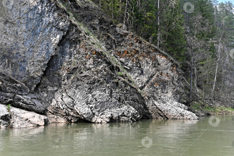 Скачать Скалы на берегах реки Зилим. фотосток Ozero