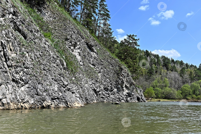 Скачать Скалы на берегах реки Зилим. фотосток Ozero