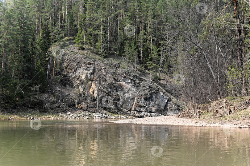 Скачать Скалы на берегах реки Зилим. фотосток Ozero