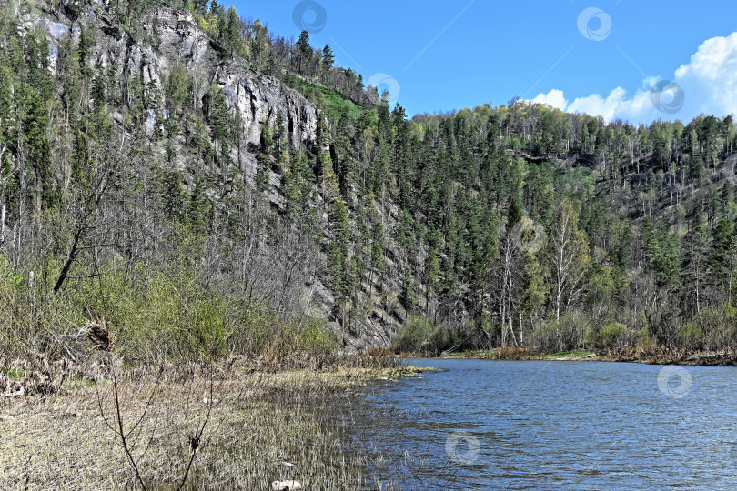 Скачать Скалы на берегах реки Зилим. фотосток Ozero