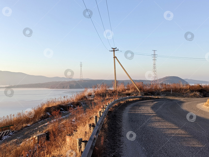 Скачать Дорога к морю в утренний час фотосток Ozero