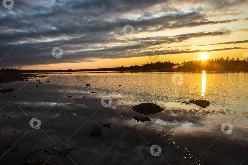 Скачать Закат на Северной реке. фотосток Ozero