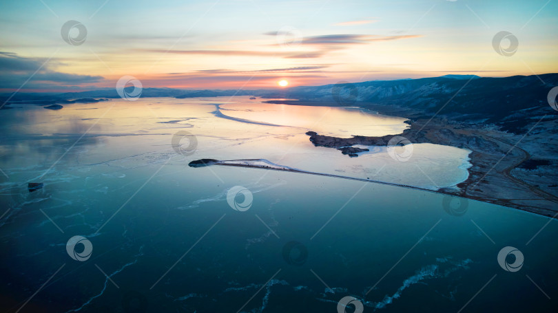 Скачать Аэрофотосъемка озера Байкал зимой. фотосток Ozero