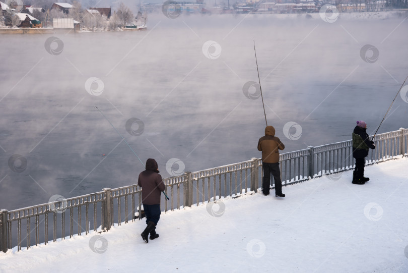 Скачать Городская, зимняя рыбалка. фотосток Ozero