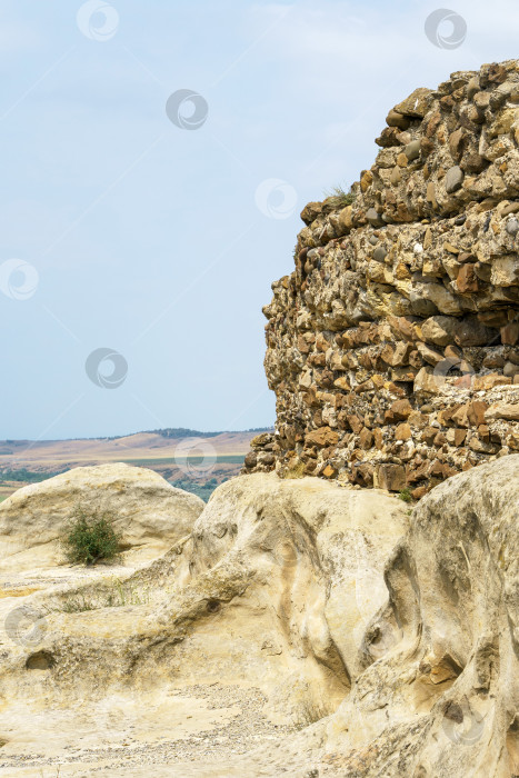Скачать Древняя каменная стена в горах фотосток Ozero