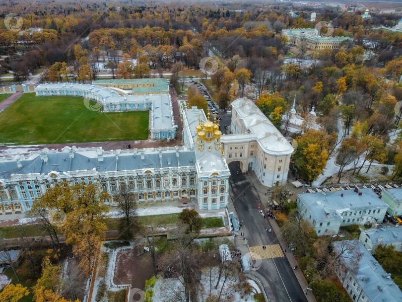 Скачать Дворцовая Церковь в Екатерининском парке, вид с высоты. фотосток Ozero