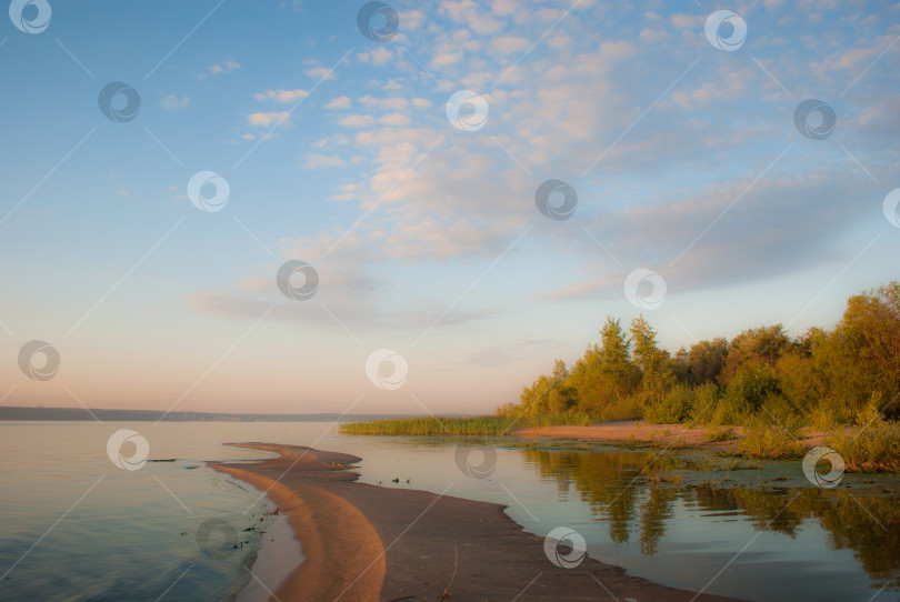 Скачать Раннее утро на реке фотосток Ozero