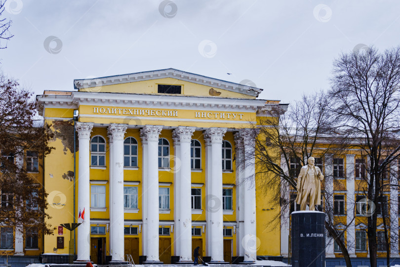 Скачать Фасад Воронежского государственного технического университета фотосток Ozero