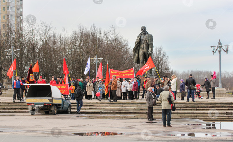 Скачать Проведение коммунистического митинга у памятника Ленину. фотосток Ozero