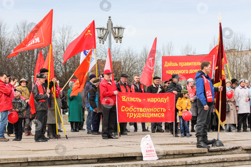 Скачать Люди на митинге 1 мая. фотосток Ozero