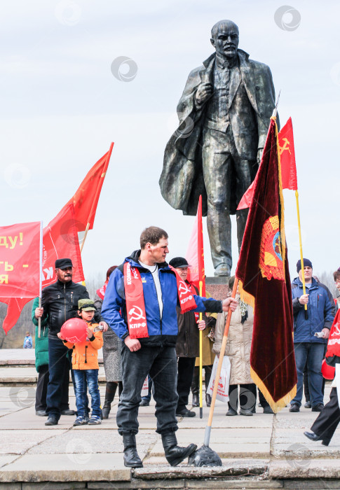 Скачать Митинг у памятника Ленину. фотосток Ozero