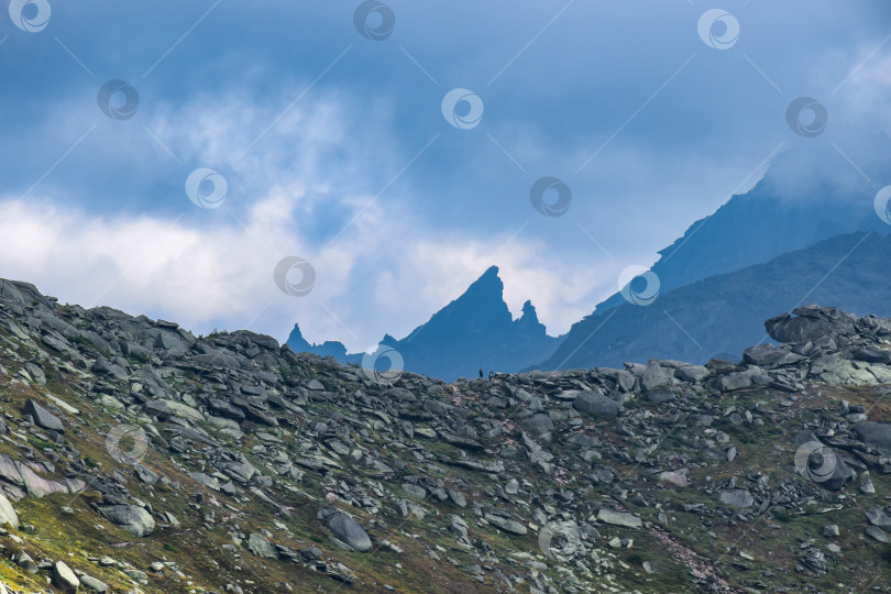 Скачать Горы, туман, горный пейзаж фотосток Ozero