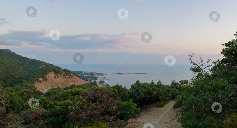 Скачать Вид с горы на Утриш фотосток Ozero