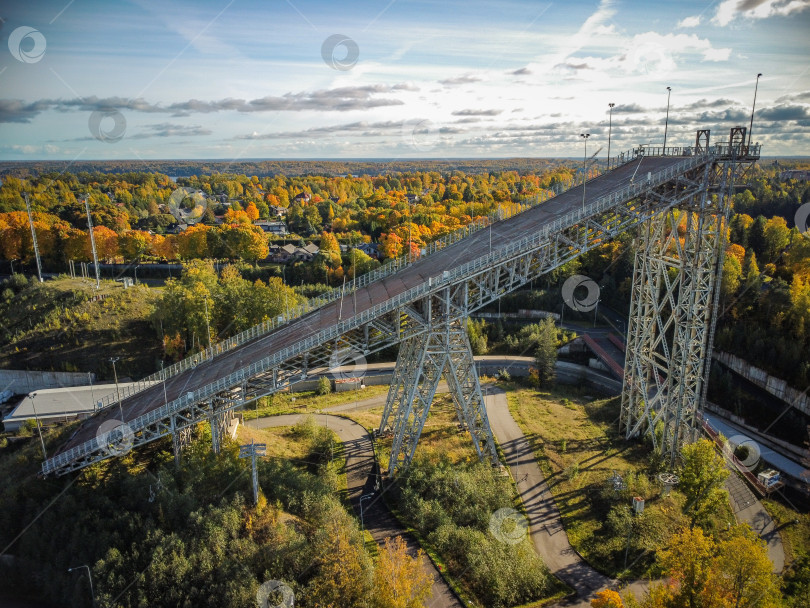 Скачать Старый лыжный трамплин в Кавголово. фотосток Ozero