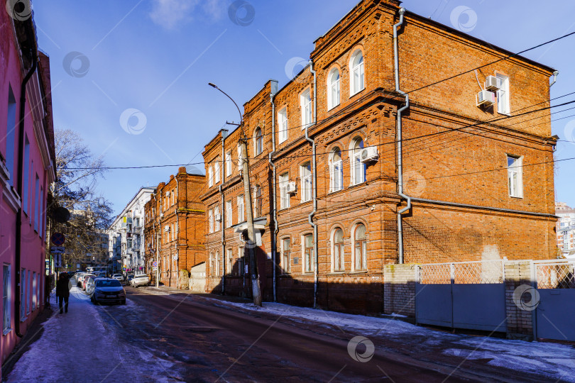 Скачать Городской пейзаж. Старинное здание по ул. Цюрупы. Воронеж фотосток Ozero