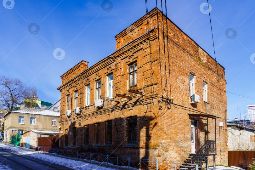 Скачать Городской пейзаж. Старинное здание по ул. Вайцеховского. Воронеж фотосток Ozero