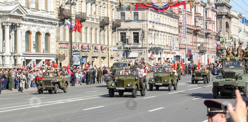 Скачать Парад автотехникм древности. фотосток Ozero