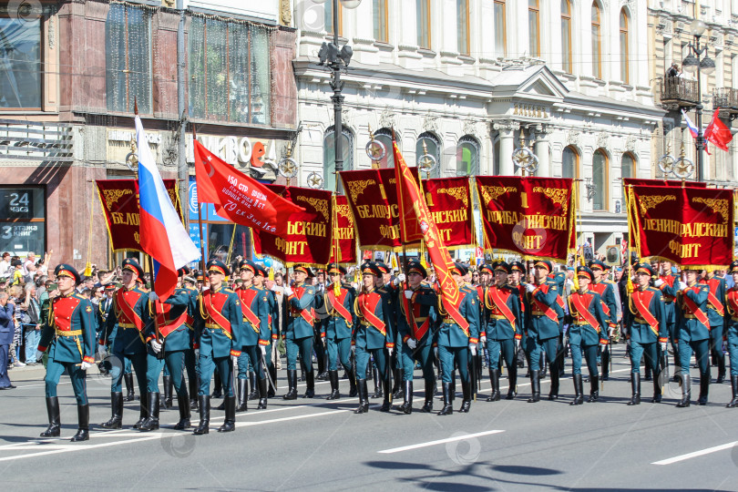 Скачать Парад военных флагов и транспарантов. фотосток Ozero