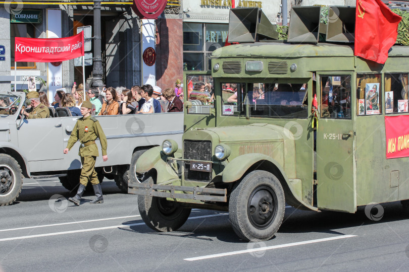 Скачать Автобус военных лет. фотосток Ozero