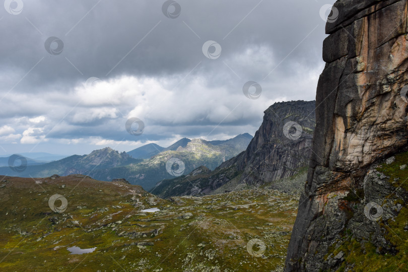 Скачать Горный пейзаж фотосток Ozero