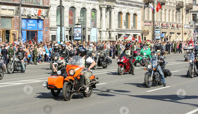 Скачать Группа байкеров на мотоциклах. фотосток Ozero