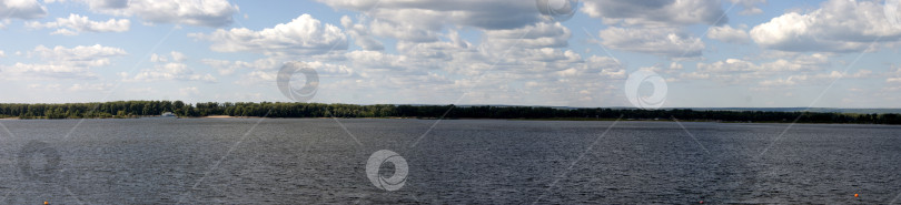 Скачать Панорамный вид на реку Волга в Самаре, Россия фотосток Ozero