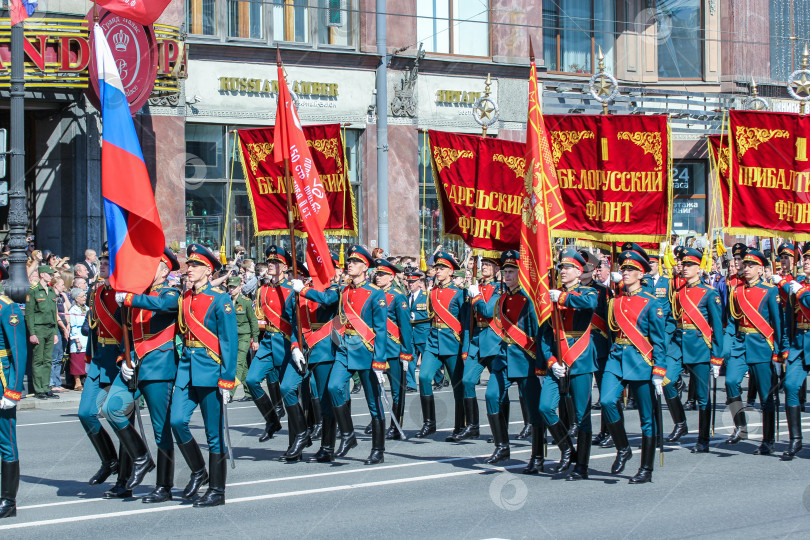 Скачать Военные флаги и красные знамена. фотосток Ozero