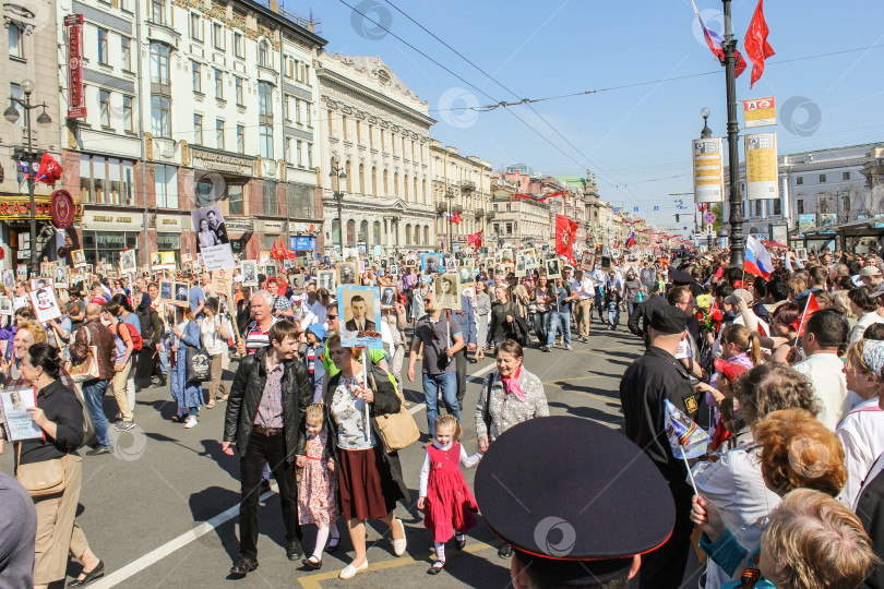 Скачать "Бессмертный полк" в Санкт-Петербурге. фотосток Ozero