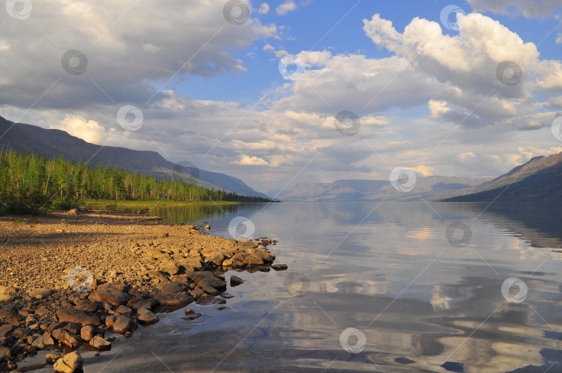 Скачать Горное озеро. фотосток Ozero