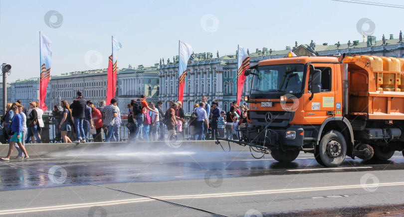 Скачать Уборка городских дорог. фотосток Ozero