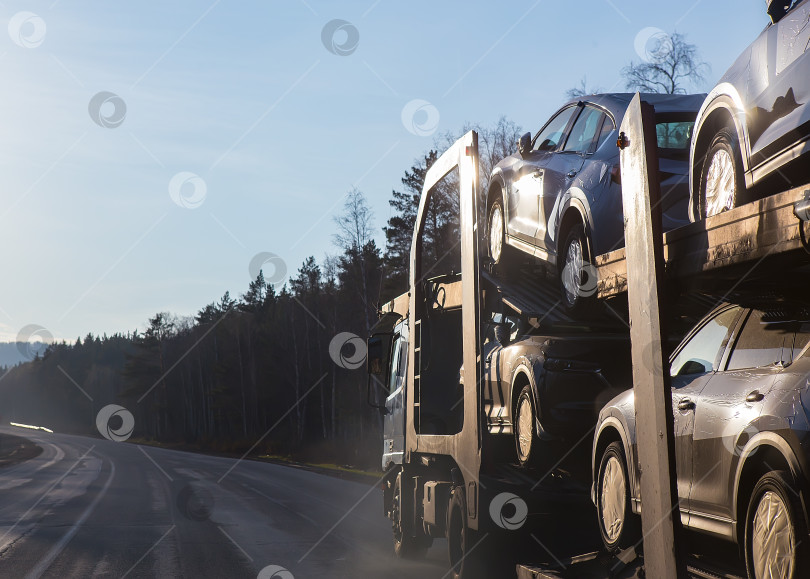 Скачать перевозка автомобиля на полуприцепе фотосток Ozero