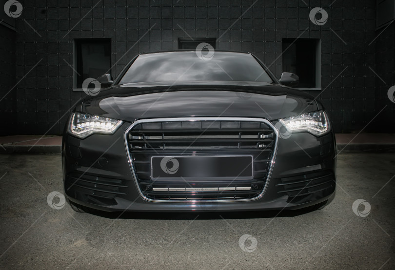 Скачать черный мощный спортивный автомобиль фотосток Ozero