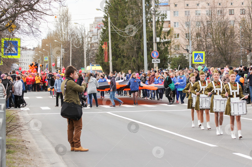 Скачать Фотограф на акции "Бессмертный полк". фотосток Ozero