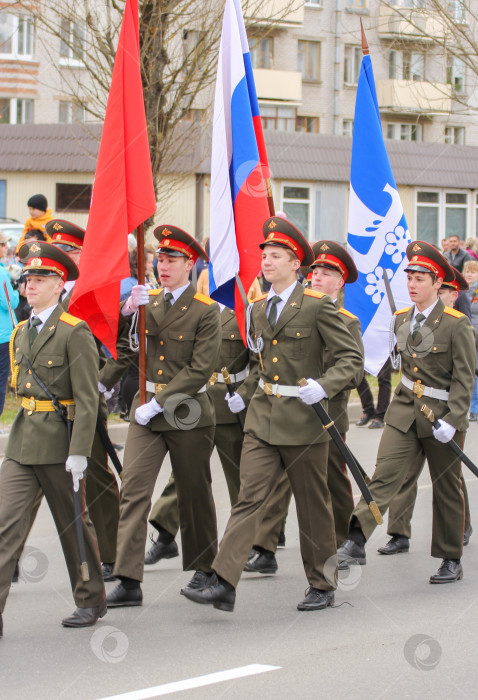 Скачать Военные с флагами. фотосток Ozero