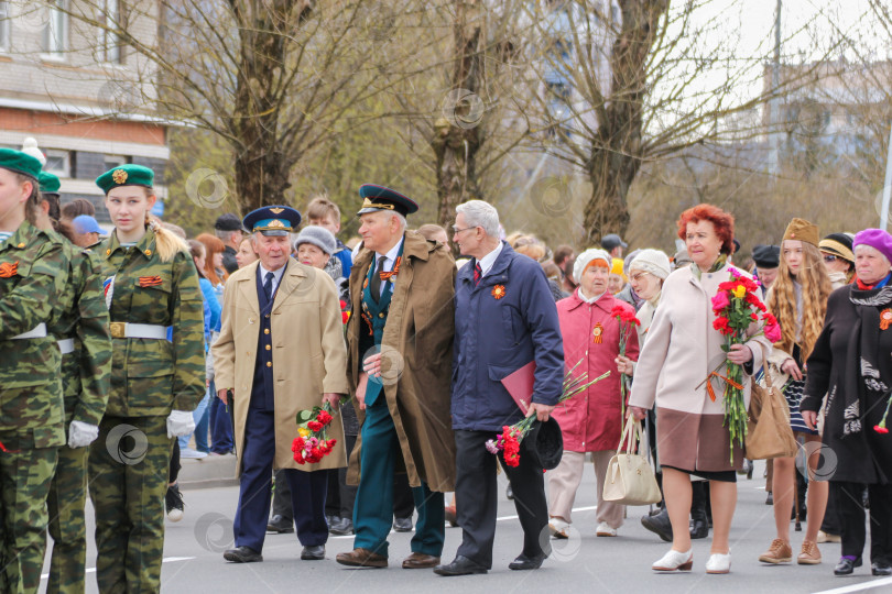 Скачать Собираются ветераны войны. фотосток Ozero