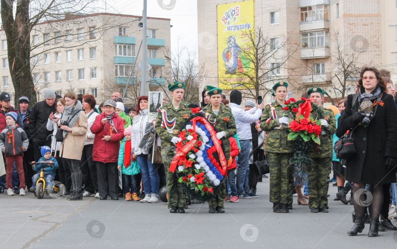 Скачать Группы с венками для вручения. фотосток Ozero