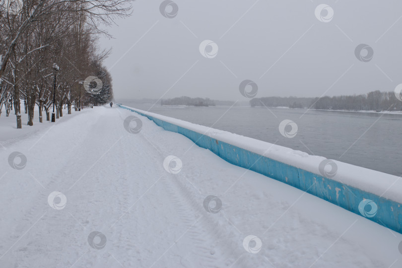 Скачать набережная реки Иртыш зимой фотосток Ozero