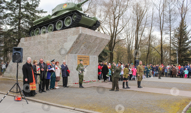 Скачать Проведение митинга у памятника танку. фотосток Ozero