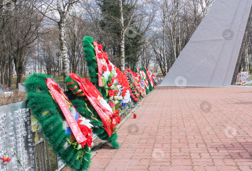 Скачать Возложение венков к памятнику. фотосток Ozero