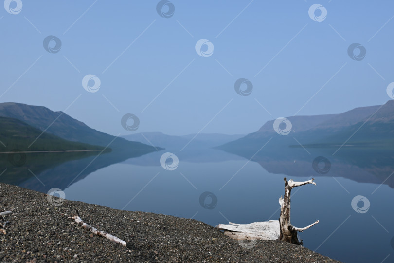 Скачать Плато Путорана. Туман над горным озером. фотосток Ozero